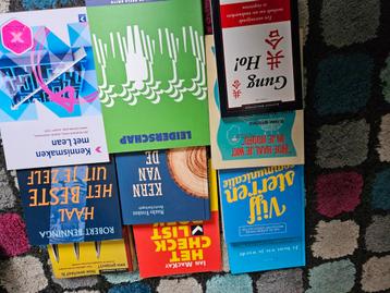 Mooie info boeken beschikbaar voor biedingen