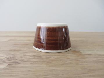 Royal Sphinx Petrus Regout Hoenderloo bruin eierdopje beschikbaar voor biedingen