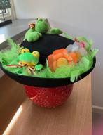 Carnavalshoedje met kikkers en bloemen, Kleding | Dames, Ophalen of Verzenden, Zo goed als nieuw, One size fits all