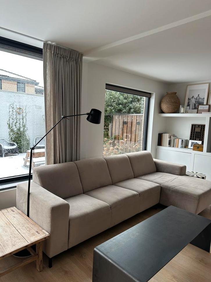 Hoekbank met chaise lounge - zand/greige, Huis en Inrichting, Banken | Bankstellen, Zo goed als nieuw, Hoekbank, Vierpersoons of meer