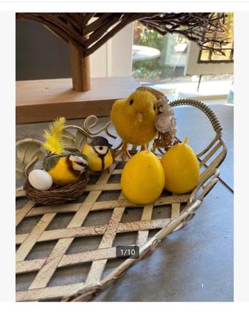 Brocante mooie metalen schaal met 5 leuke decoratie items beschikbaar voor biedingen