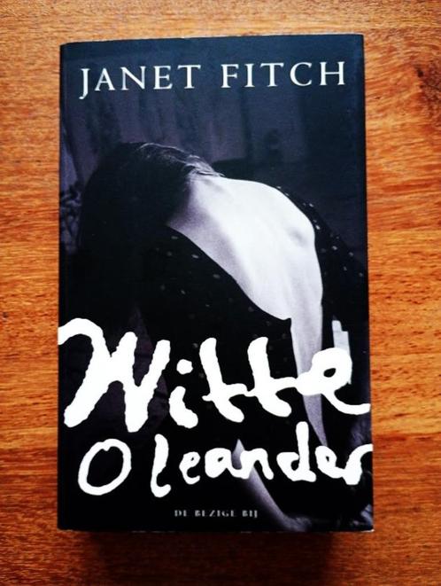 T.E.A.B. Janet Fitch. Witte Oleander is zéér aangrijpend!!!, Boeken, Romans, Nederland, Ophalen of Verzenden