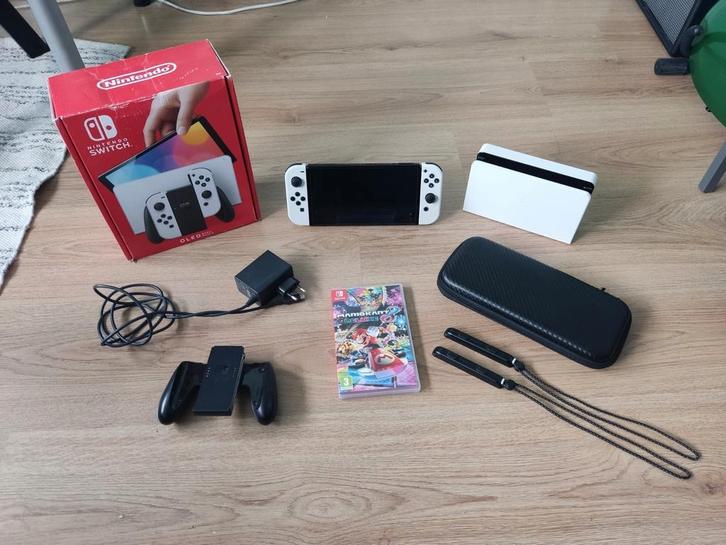 Nintendo Switch oled wit., Spelcomputers en Games, Spelcomputers | Nintendo Switch, Zo goed als nieuw, Switch OLED, Ophalen