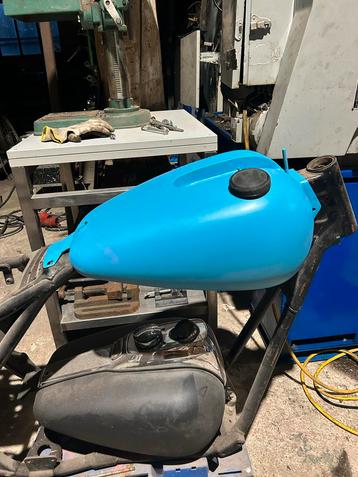 Harley FXR Tank beschikbaar voor biedingen