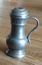 miniatuur tinnen koffiemolen en vaasje, volgnr 46, Antiek en Kunst, Ophalen of Verzenden