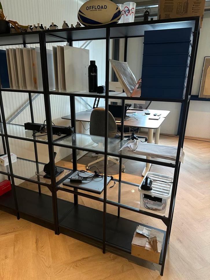 Ikea VITTSJÖ Stellingkast - Zwartbruin/Glas - 100x175cm, Huis en Inrichting, Kasten | Stellingkasten, Zo goed als nieuw, Ophalen