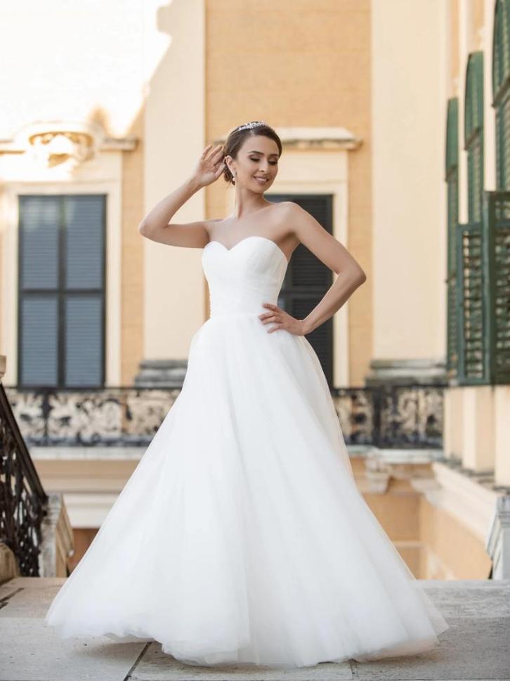 Trouwjurk Sample SaleI rvalda Hochzeit – Clara, Kleding | Dames, Trouwkleding en Trouwaccessoires, Nieuw, Trouwjurk, Wit, Ophalen