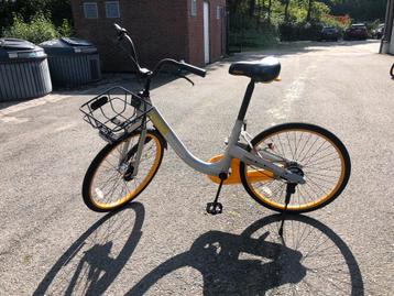 Gele Fiets beschikbaar voor biedingen