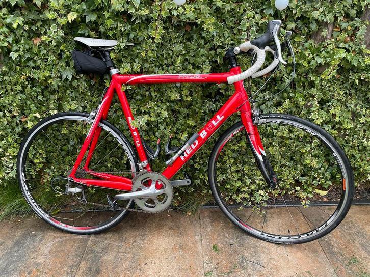 Red Bull Racefiets (maat 60), Fietsen en Brommers, Fietsen | Racefietsen, Gebruikt, Heren, Overige merken, Meer dan 20 versnellingen