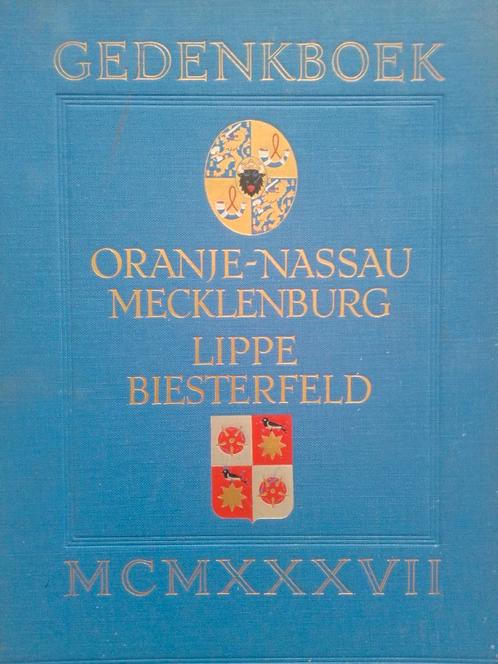 Juliana en Bernhard Colijn Oranje Rode Kruis PTT genealogie, Boeken, Biografieën, Gelezen, Overige, Ophalen of Verzenden
