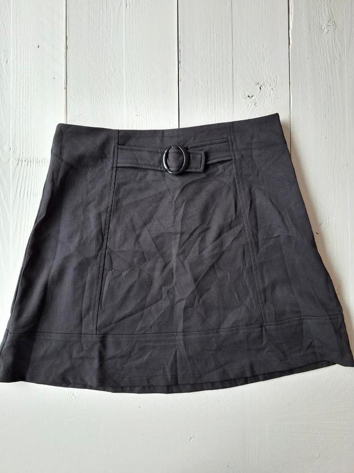 Nieuw zwarte rok met riem Banned Retro maat L (40), Kleding | Dames, Rokken, Nieuw, Maat 38/40 (M), Zwart, Boven de knie, Ophalen of Verzenden