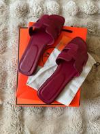 Hermès Oran Sandalen Rouge H, Kleding | Dames, Schoenen, Zo goed als nieuw, Hermes, Rood, Sandalen of Muiltjes