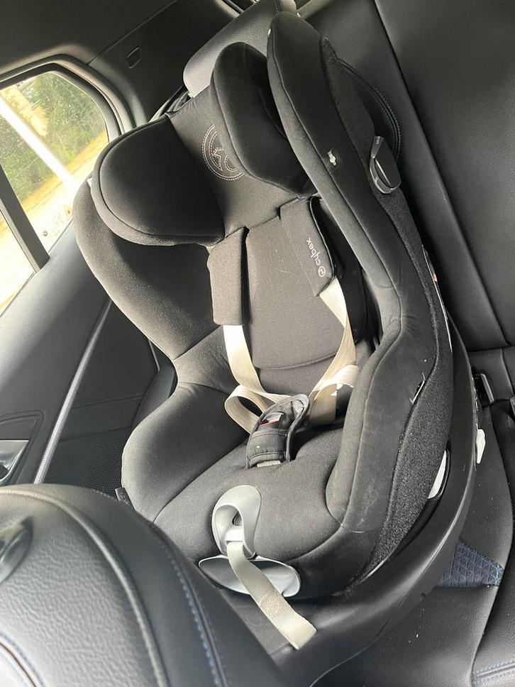 Cybex Sirona Z i-Size Plus Deep Black/Black & Draaibare Base, Kinderen en Baby's, Autostoeltjes, Gebruikt, Overige merken, Isofix