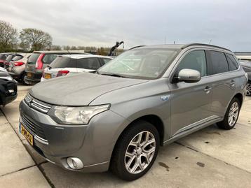 Mitsubishi Outlander 2013 * 2.0 PHEV Instyle+ * AUTOMAAT * V beschikbaar voor biedingen