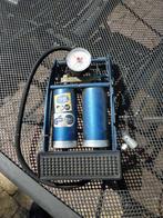 Hella voetpomp met dubbele pompcilinders en drukmeter., Ophalen of Verzenden