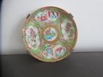 Antiek Chinees porselein bordje, Kanton, roze groen, figuren, Ophalen of Verzenden