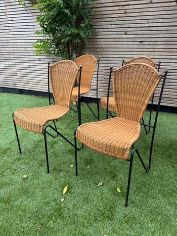 4x Frederick Weinberg stoelen rotan met gietijzer beschikbaar voor biedingen