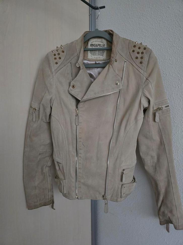Rino&Pelle Leren Jasje met studs - Maat 38/40, Kleding | Dames, Jasjes, Kostuums en Pakken, Gedragen, Jasje, Maat 38/40 (M), Beige