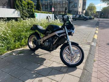 Custom Honda NTV650 topstaat Nieuwe koppeling en banden! beschikbaar voor biedingen