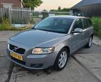 Volvo V50 1.6 D 2007 / Facelift / Grijs / NWE APK / AIRCO /, Voorwielaandrijving, 4 cilinders, 700 kg, Origineel Nederlands