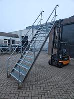 Trap stalen trap 300 cm. gegalvaniseerd, Doe-het-zelf en Verbouw, Ladders en Trappen, Ophalen, Gebruikt, 2 tot 4 meter