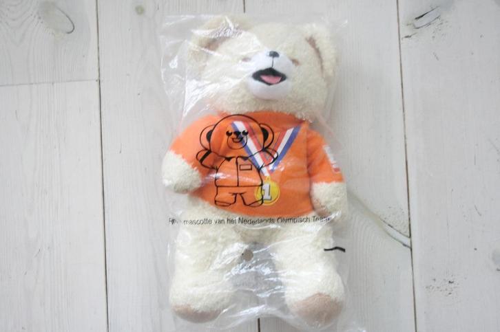 Robijntje beer van het olympisch team, nieuw in plastic, Verzamelen, Beren en Cherished Teddies, Nieuw, Stoffen beer, Overige merken