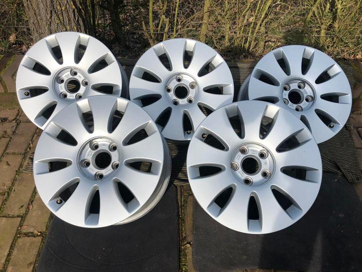 Te koop Audi velgen, Auto diversen, Wieldoppen, Zo goed als nieuw, Ophalen