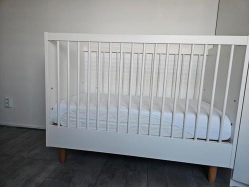 Petite amelie Ledikant en commode, Kinderen en Baby's, Kinderkamer | Complete kinderkamers, Gebruikt, Jongetje of Meisje, Ophalen