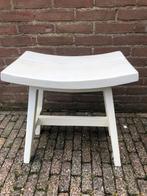 Wit houten krukje zadel krukje japandi stijl, Ophalen, Gebruikt, Hout