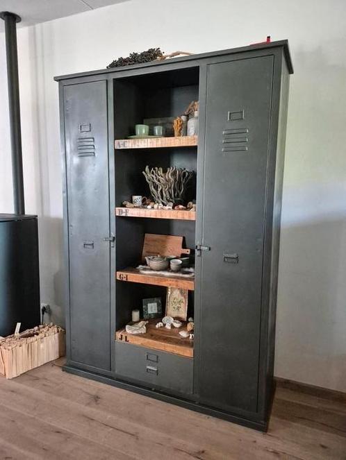 Industriële boekenkast zwart + mangohout planken Giga Meubel, Huis en Inrichting, Kasten | Boekenkasten, Zo goed als nieuw, 100 tot 150 cm