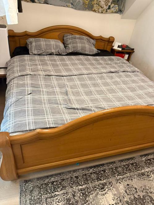 Kingsize bed met Ikea matras 180x220, Huis en Inrichting, Slaapkamer | Complete slaapkamers, Zo goed als nieuw, Tweepersoons, Ophalen