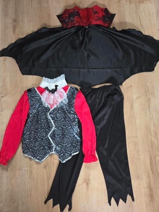 Verkleedpak vampier 4-6 jaar, Kinderen en Baby's, Carnavalskleding en Verkleedspullen, Zo goed als nieuw, Jongen of Meisje, Ophalen of Verzenden