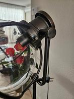 Industriële vloerlamp met glazen bol, Huis en Inrichting, Lampen | Vloerlampen, Ophalen, Gebruikt, Glas, 150 tot 200 cm