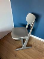 Houten Kinder bureaustoel zilvergrijs, Kinderen en Baby's, Kinderkamer | Tafels en Stoelen, Ophalen, Gebruikt, Stoel(en)