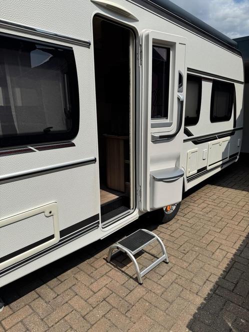 Fendt 515 SG Tendenza ZEER COMPLEET!, Caravans en Kamperen, Caravans, Particulier, tot en met 4, 1250 - 1500 kg, Rondzit, Fendt