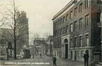 (300-435-009) Dordrecht Blauwpoort beschikbaar voor biedingen
