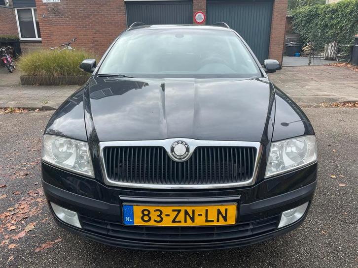 Skoda Octavia  elegance 1.6 Combi 75KW 2008 Zwart, Auto's, Skoda, Particulier, Octavia, Airbags, Airconditioning, Climate control