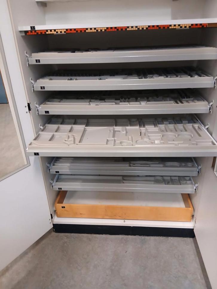 Opbergkast met veel lades, Huis en Inrichting, Kasten | Ladekasten, Ophalen