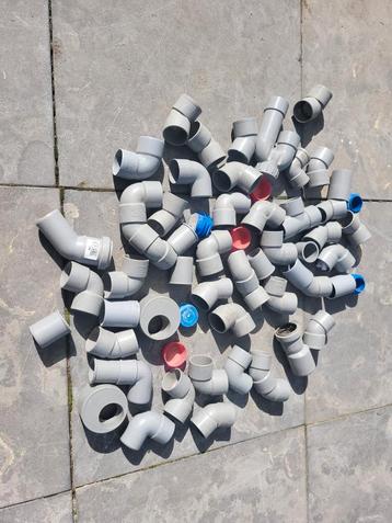 Partij 40mm of 75mm of 80+100mm PVC hulpstukken Bochten hwa beschikbaar voor biedingen