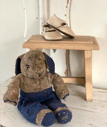 Brocante oud houten opstapje / krukje beschikbaar voor biedingen