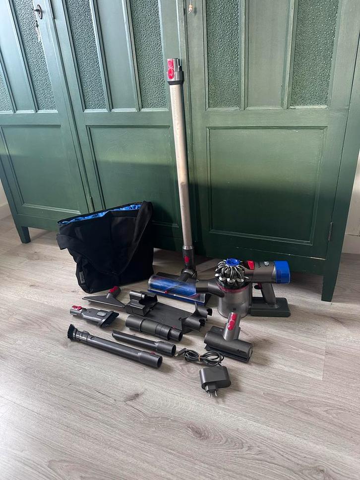 Dyson V8 Animal+ Stofzuiger, Witgoed en Apparatuur, Stofzuigers, Gebruikt, Stofzuiger, Minder dan 1200 watt, Reservoir, Ophalen of Verzenden