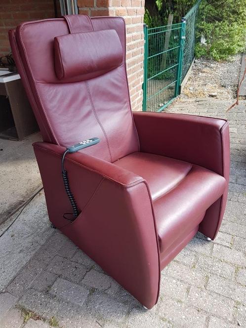 Relax fauteuil van Prominent ( sta op stoel ) elektrisch, Huis en Inrichting, Fauteuils, Zo goed als nieuw, Leer, 50 tot 75 cm