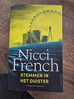 Stemmen in het duister - Nicci French, Nicci French, Ophalen of Verzenden, Zo goed als nieuw, Nederland