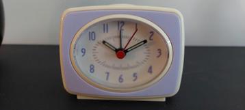 Retro Wekker - Paars/Beige met allarm  beschikbaar voor biedingen