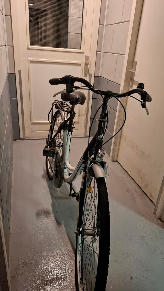 ALTEC stadsfiets - kleur wit, Fietsen en Brommers, Fietsen | Dames | Damesfietsen, Ophalen, Gebruikt, Overige merken, Versnellingen