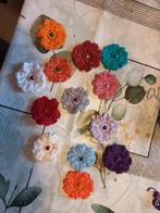 Opruiming! 13 gehaakte bloemen met parelkraal, Ophalen of Verzenden, Nieuw, Haken, Overige typen
