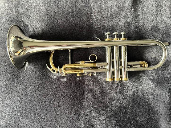 Zeer mooie Conn Connstellation 38B Bes trompet uit 1962, Muziek en Instrumenten, Blaasinstrumenten | Trompetten, Zo goed als nieuw
