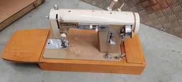 Naaimachine  beschikbaar voor biedingen