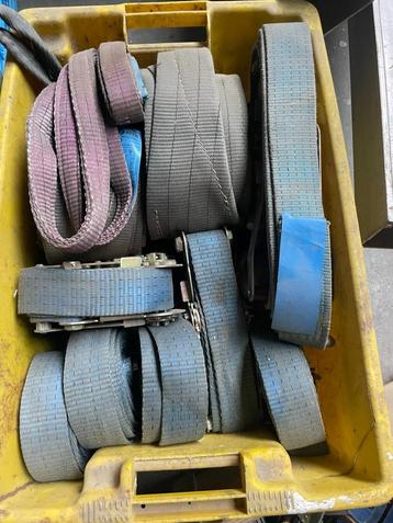 Zware spanbanden met ratel beschikbaar voor biedingen