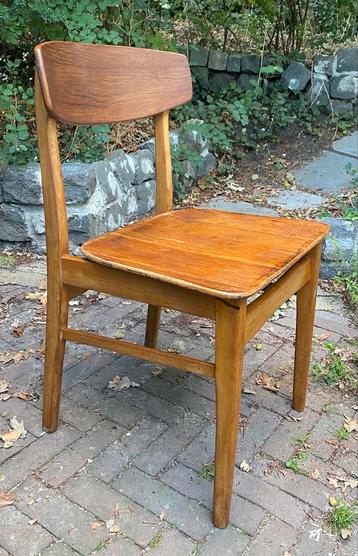 Deens design houten stoel beschikbaar voor biedingen